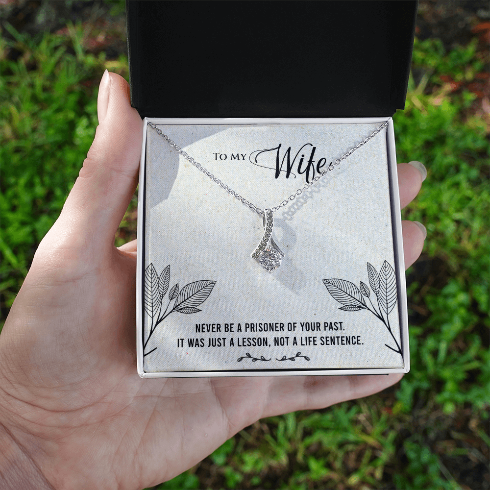 Alluring Beauty Wife Gift Necklace – Ribbon Pendant with Inspirational Card